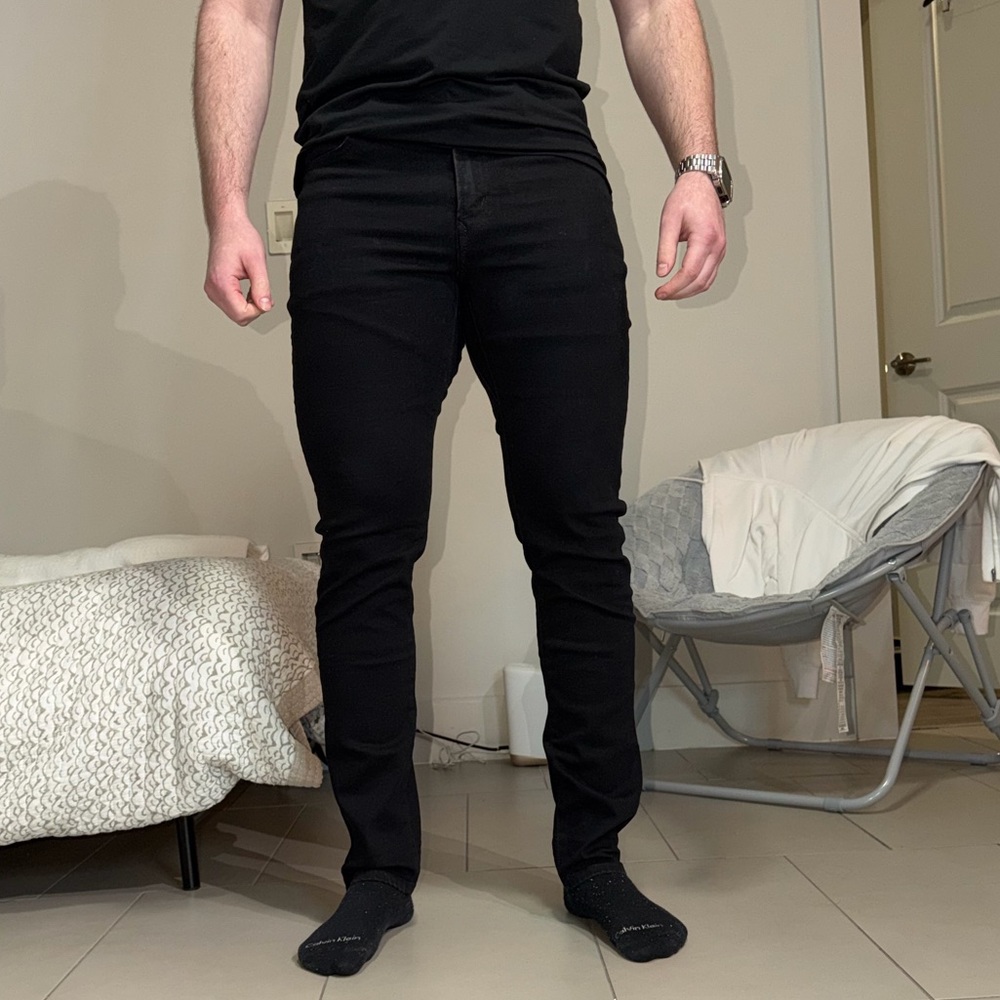 American Eagle men’s Athletic Skinny Black Jeans size 32x32